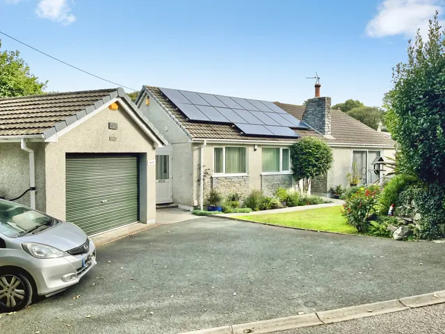 Barkers Hill, St. Stephens, PL12, photo 1
