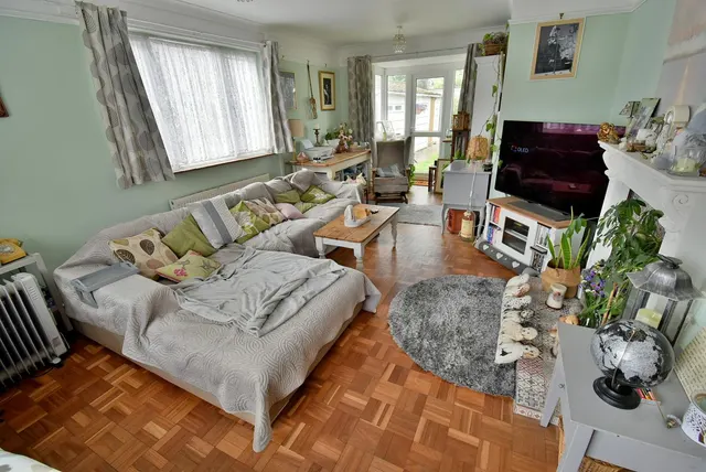 Mayfield Drive, BH22, photo 3