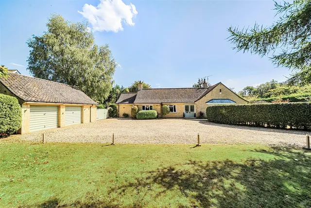 Studley Lane, Studley, SN11, photo 1