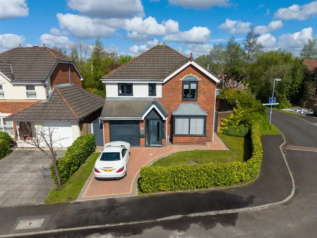 Reedley Drive, Ellenbrook, Worsley, Salford, M28 7XR, photo 1