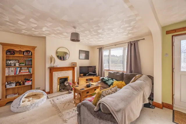 Photo 2 — Bitterne Close, Havant
