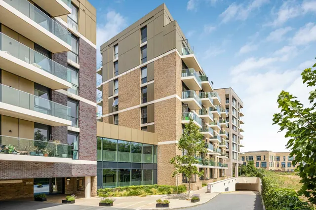 Queenshurst Square, Kingston Upon Thames, Surrey, KT2, photo 1
