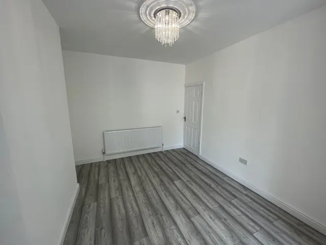 Rom Crescent, Romford, RM7, photo 3