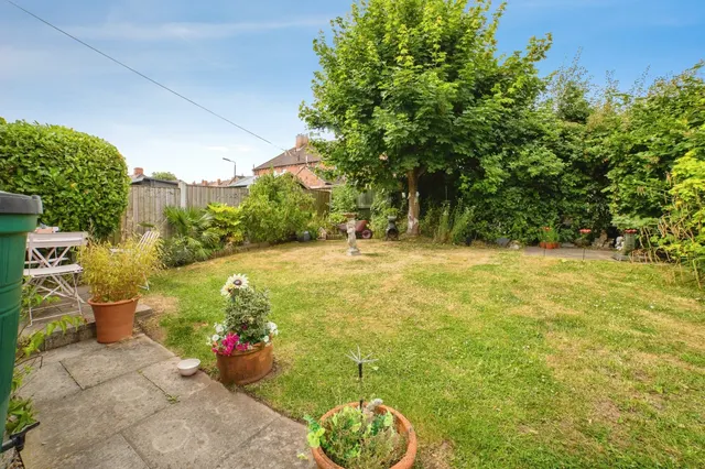 Church Drive, Shirebrook, NG20, photo 2