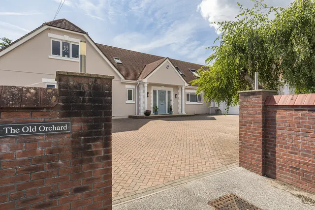 Substantial contemporary residence offering exceptional privacy & lifestyle, Truro, photo 3