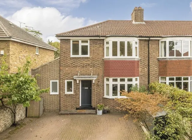 Kings Farm Avenue, Richmond, TW10, photo 1