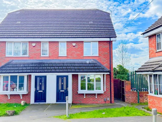 The Laurels, Erdington, B24, photo 1