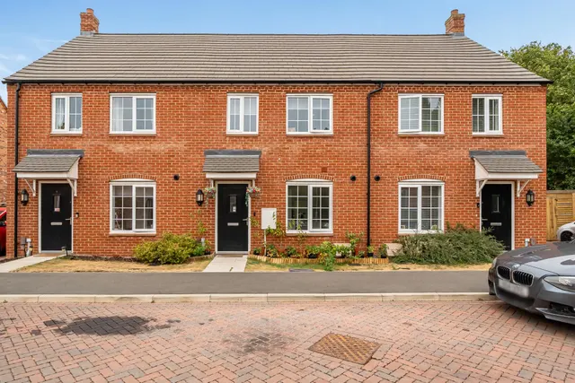 Walshaw Close, Branston, LN4, photo 1