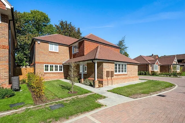 Shelvers Way, Tadworth, KT20, photo 1