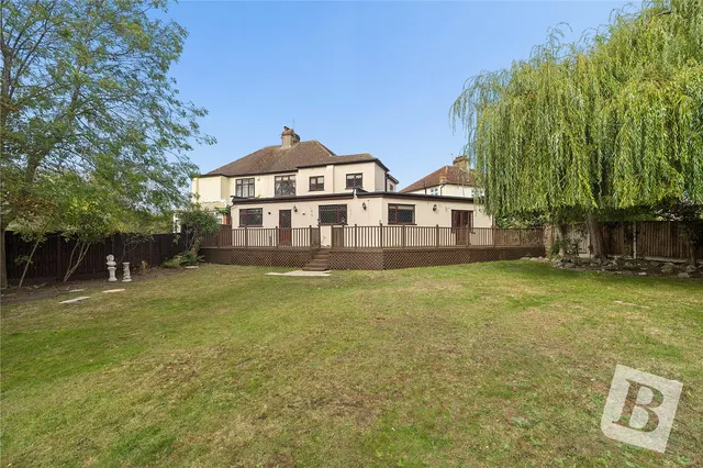 Hyland Close, Hornchurch, RM11, photo 1