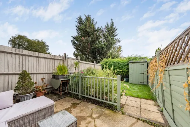 Photo 3 — Manor Grove, Richmond