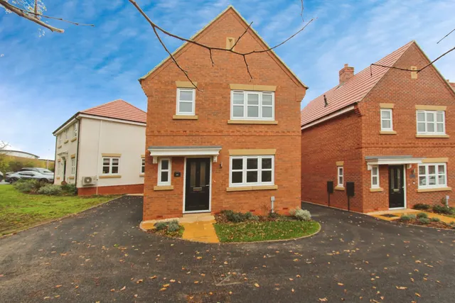Heritage Road, Castle Donington, DE74, photo 1