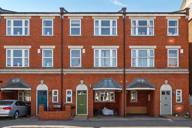 Kingston Road, Raynes Park, London, SW20, photo 1