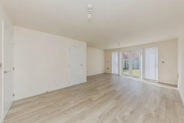 Photo 3 — White Wood Close, Sandbach