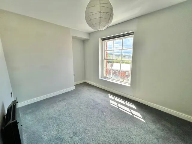 Hamilton Square, Birkenhead, CH41, photo 3