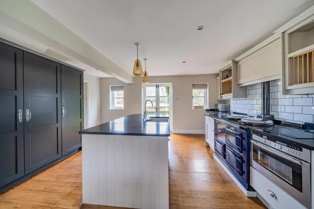Hawthorn Hill, Warfield, RG42, photo 2