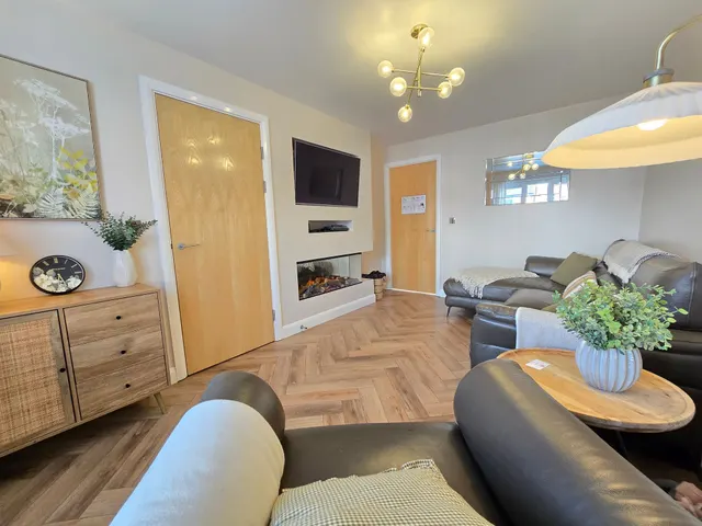 Chedlin Drive, Manchester, photo 2
