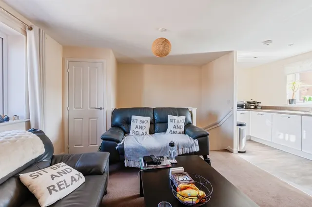 Photo 3 — Inkerman Close, Bristol, Somerset, BS7