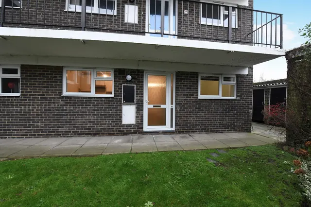 Photo 2 — Goldlay Avenue, Chelmsford
