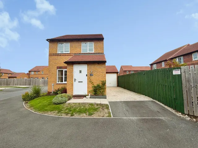 Drake Avenue, Chesterfield, S43, photo 2