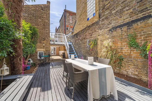 St. Julians Farm Road, West Norwood, photo 2