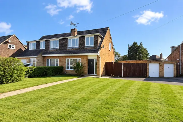 Robert Way, Mytchett, GU16, photo 1