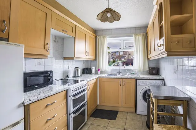 Photo 2 — Whitehouse Close, Heywood OL10 2QU