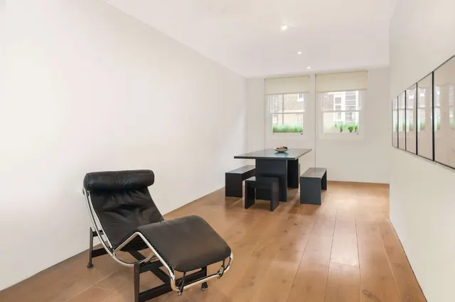 Photo 2 — Ebury Mews, London, SW1W 9NX