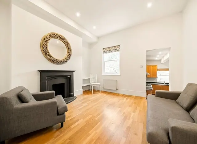 Photo 2 — Denning Road, Hampstead, NW3