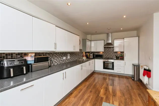 Greenlands Road, Basingstoke, RG24, photo 3