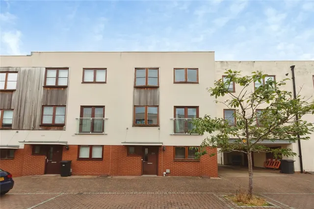 Greenlands Road, Basingstoke, RG24, photo 1