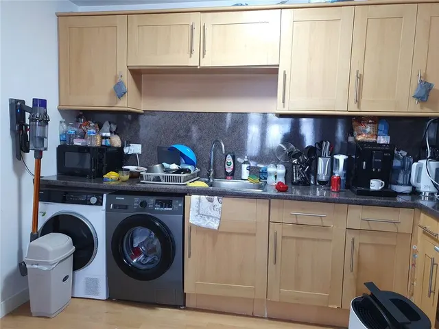 London Road, Slough, SL3, photo 3