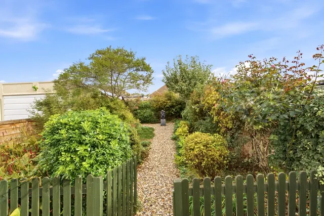 Elm Avenue, Caddington, LU1, photo 3
