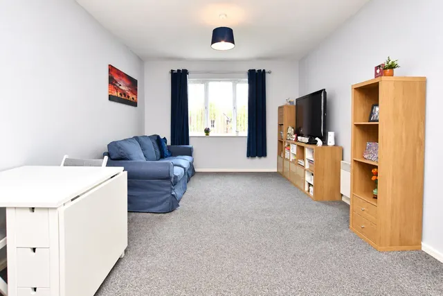 Sydney Barnes Close, Castleton, OL11, photo 3