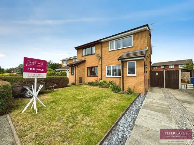 Ronaldsway, Rhyl, Denbighshire, LL18 2LB, photo 1