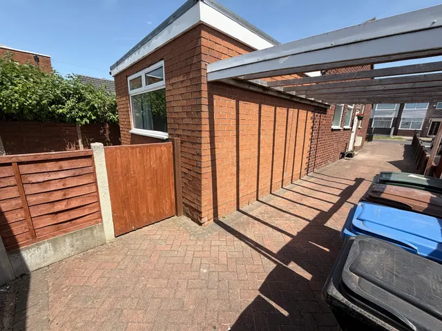 Brentford Road, Reddish, SK5, photo 3