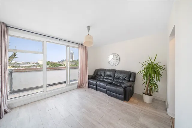Photo 2 — Eardley Crescent, Earls Court, London, SW5