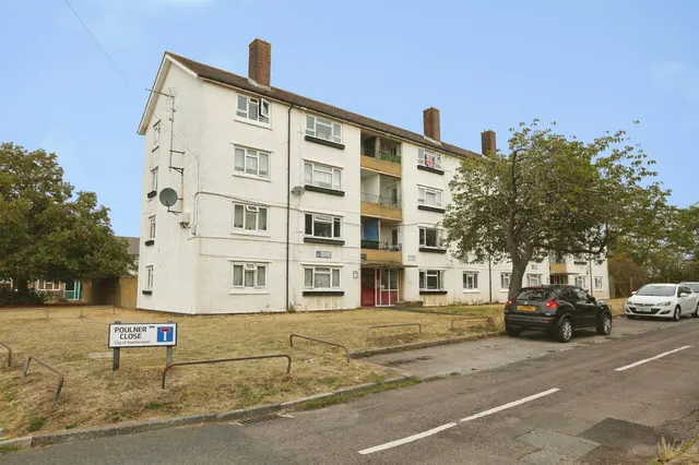 Poulner Close, Southampton, SO19, photo 1