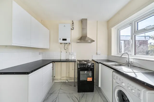 Shore Road, Warsash, SO31, photo 2