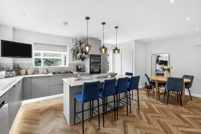 Broadleas Road, Devizes, SN10, photo 2