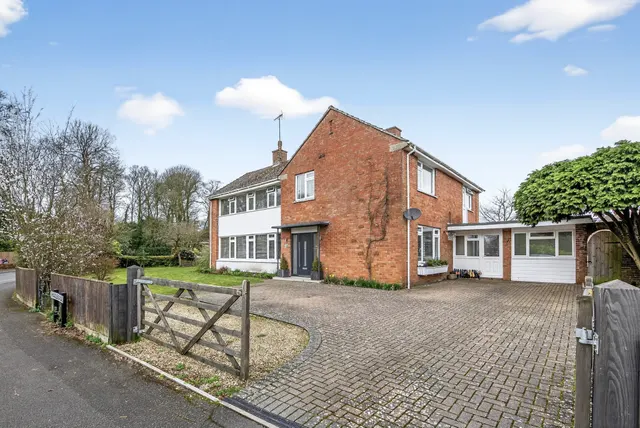 Broadleas Road, Devizes, SN10, photo 1