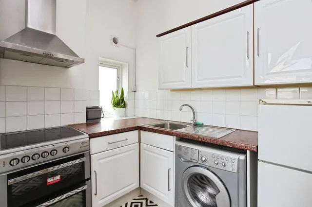 Photo 2 — St. James Road, Tunbridge Wells, Kent, TN1
