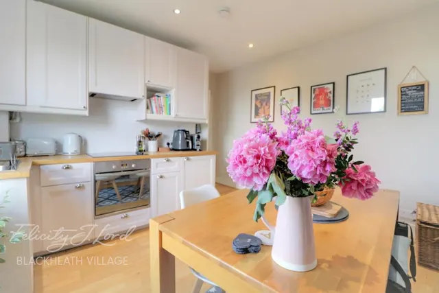 Kirkside Road, SE3, photo 1