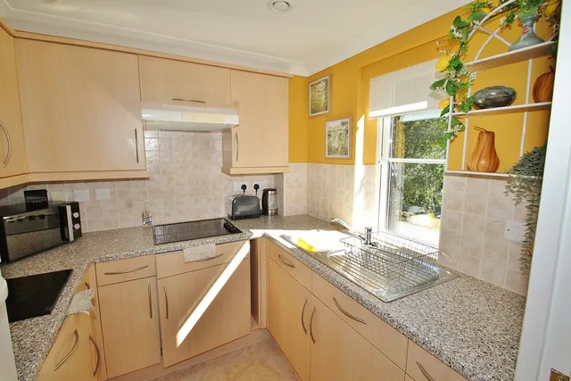 Otters Court, Witney, photo 3