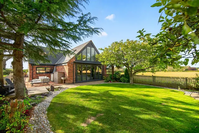 Lutterworth, LE17, photo 1