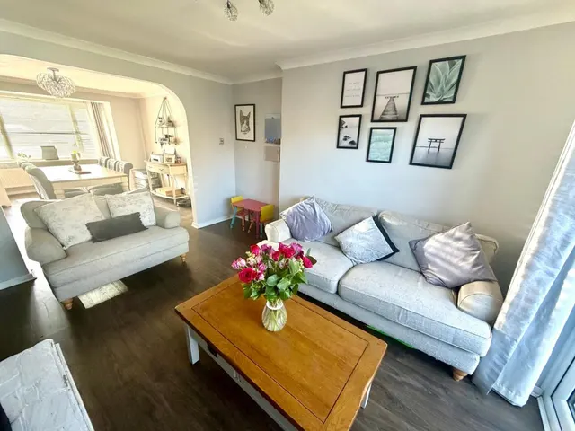 Ashleigh Avenue, Surrey Egham, TW20, photo 2