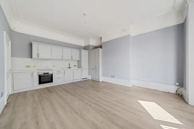 Photo 3 — Southend Crescent, Eltham, SE9 2SB