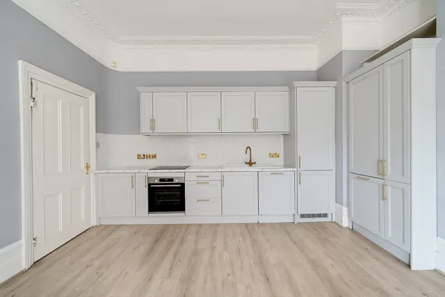 Photo 2 — Southend Crescent, Eltham, SE9 2SB