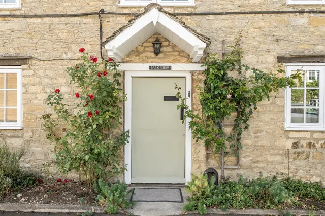 Abbey Street, oxford, OX29, photo 1