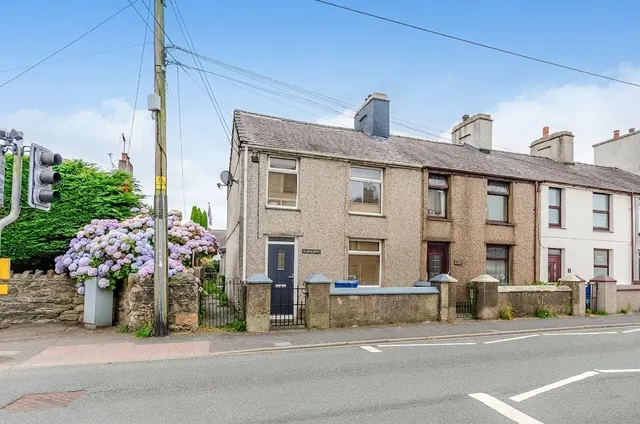 Llanrug, Caernarfon, LL55, photo 1